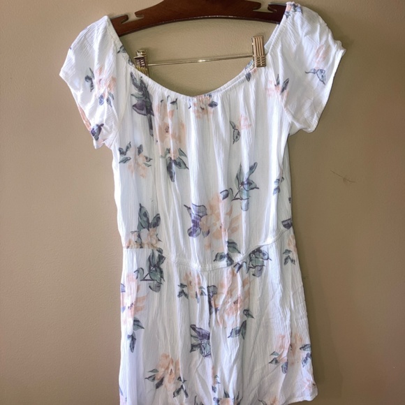 Kendall & Kylie White Floral Off-Shoulder Romper Jumpsuit Shorts - Picture 2 of 4